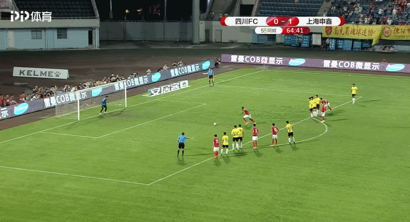  沃尔夫斯堡门将开挂表现，多次单掌托出必进球